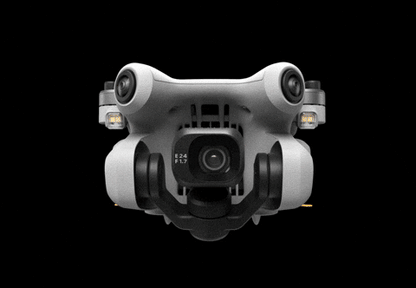 Dron DJI Mini 4 Pro Fly More Combo Plus.